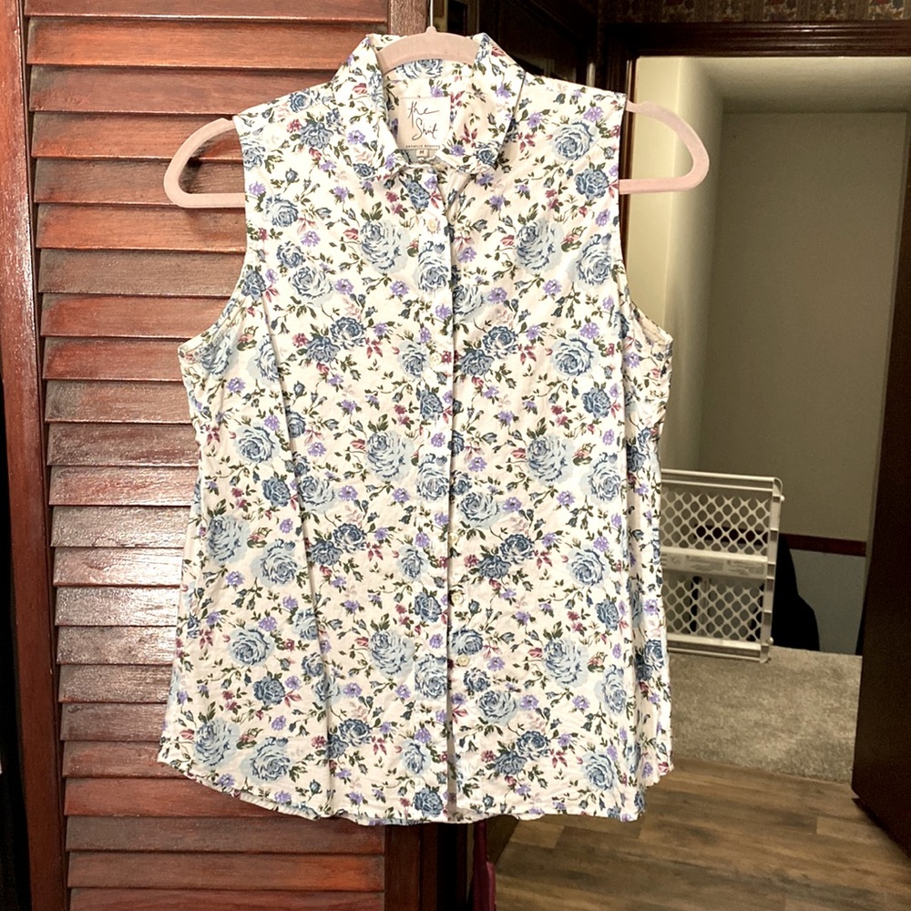“The Shirt” Sleeveless Collared button down